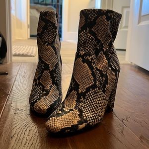 Aldo snake skin ankle booties size 6.5M